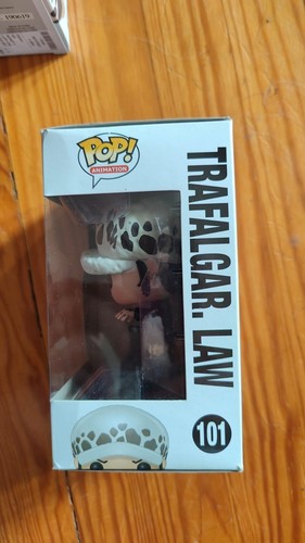 funko pop one piece trafagar law 101 and mokey d luffy 98 - Imagen 7 de 13