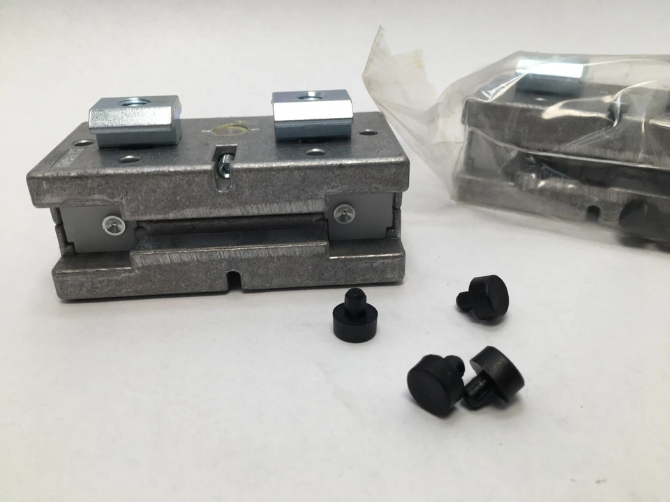 Rodamiento guía REXROTH 3842535664/LF12S/C con hardware LF-12-S-C BOSCH Alemania 2 un. Foto 2 de 4