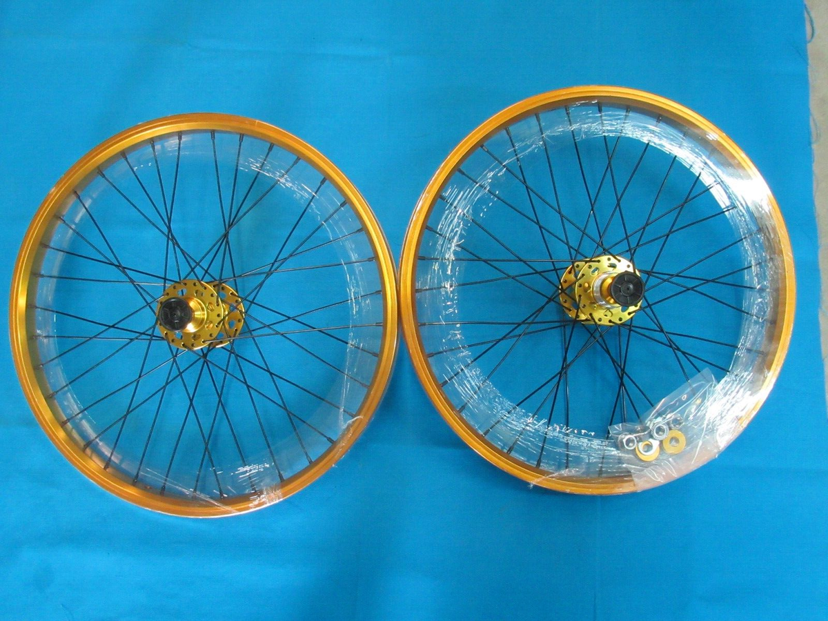 Gold Spokes Of Cycle Vittoria Corsa Pro Gold Limited Edition