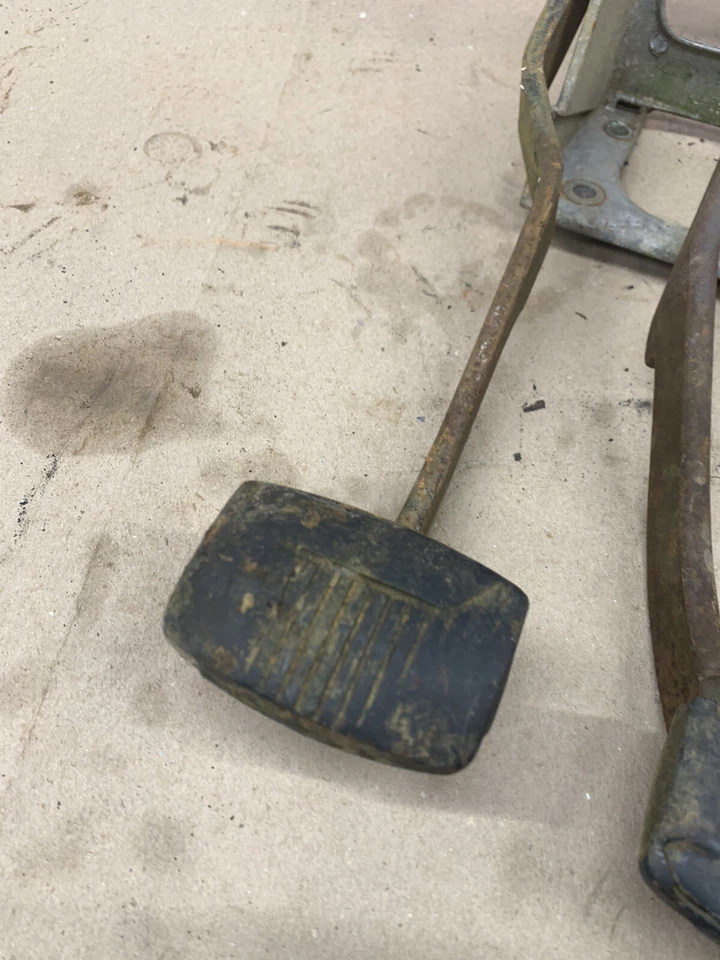1980-1986 Clutch Brake Pedal Assembly for Ford F150 F250 F350 Bronco 4spd 5spd - Image 3 of 4