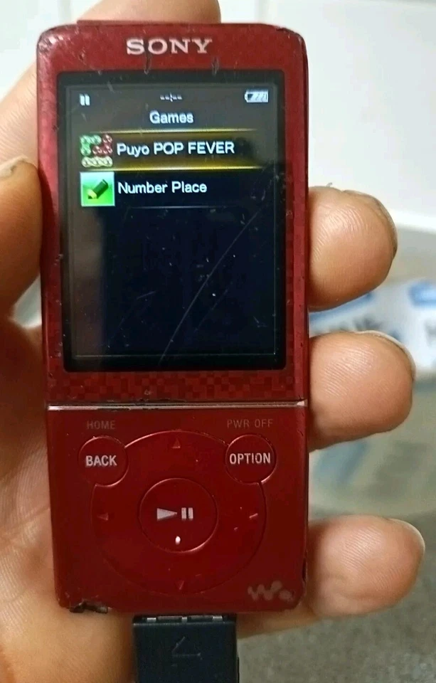 Sony Walkman NWZ-E474 8GB Digital Media Player With FM Radio - PINK - Image 2 of 4