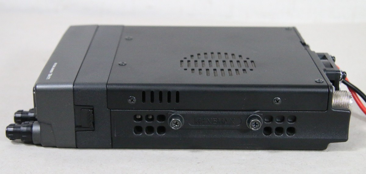 Kenwood TM-V71A FM Dual Band Ham Radio Transceiver w/ Box and Mic