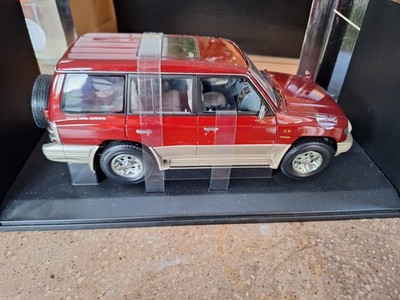 AutoArt 1 18 Mitsubishi Pajero GDI V6 3500 Diecast Model SUV Red