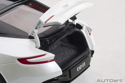 AUTOart 1/18 Aston Martin DB11 metallic white JP 674110702668| eBay