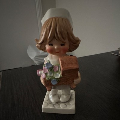 Goebel Porcelain Nurse Figurine Hand Painted Signed Ottmar Steinert 1992