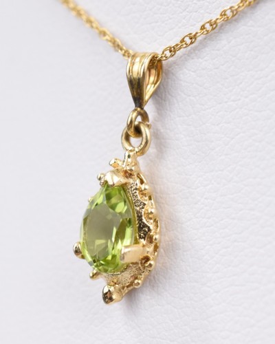14k Yellow Gold Pear Faceted Peridot Pendant, Beaded Mount, 16" Chain, 1.6g - Picture 6 of 12