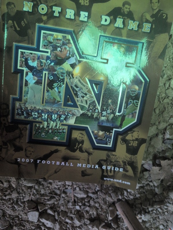 2007. Football Guide Notre Dame