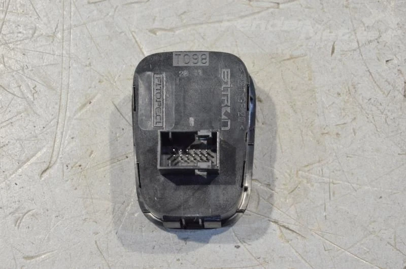 Peugeot Bipper 2010 Otros interruptores manijas interruptor 6490G3 END11865 - Imagen 2 de 2