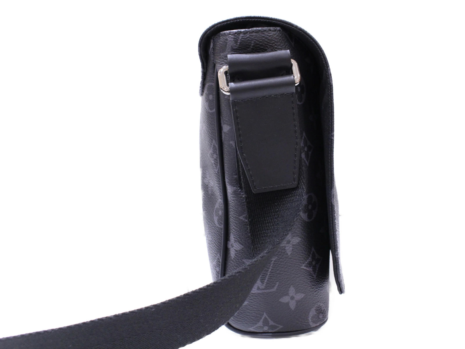 LOUIS VUITTON District NM Monogram Eclipse Black messenger bag shoulder image 3