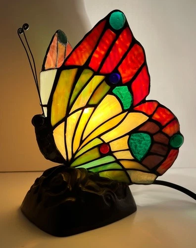 Vintage Tiffany Stained Glass Butterfly Table Lamp Night Light. STUNNING LAMP!