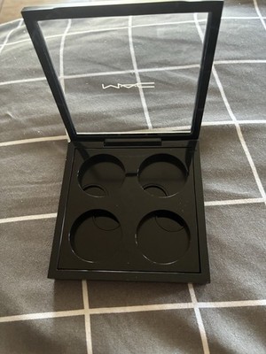 MAC Pro Colour x 4 Compact Magnetic Palette Black