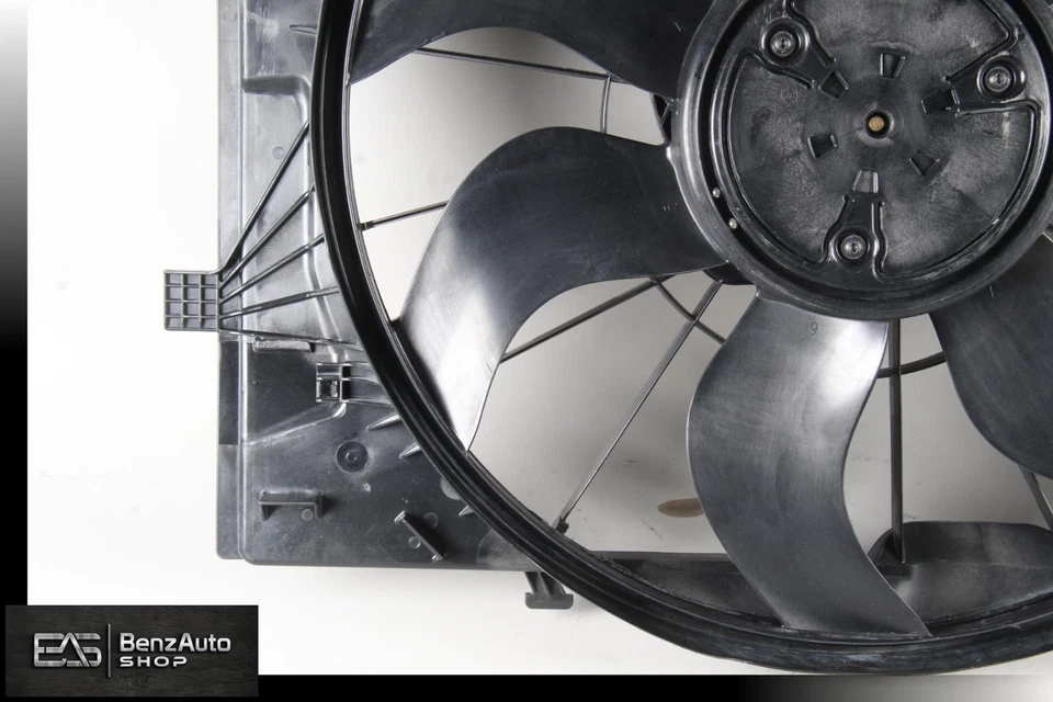 16-21 Mercedes W205 C43 AMG Radiator Cooling Fan Shroud Motor Assembly OEM - Изображение 4 из 4