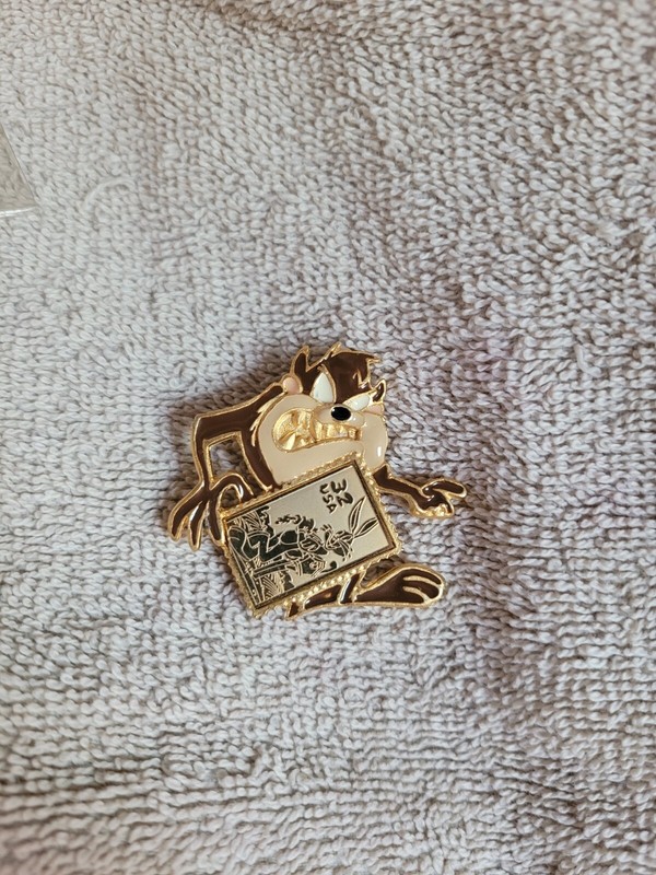 Tazmanian Devil Pin USPS LOONEY TUNES STAMP COLLECTION 1997 32¢ Bugs Bunny Stamp