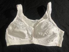 VINTAGE EXQUISITE FORM FULLY BACK SUPPORT WHITE BRA WITH FRONT CLOSURE 38C