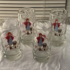 Set of 4 Vtg Little Orphan Annie Glasses 1982 Movie Annie and Sandy Collector 6”