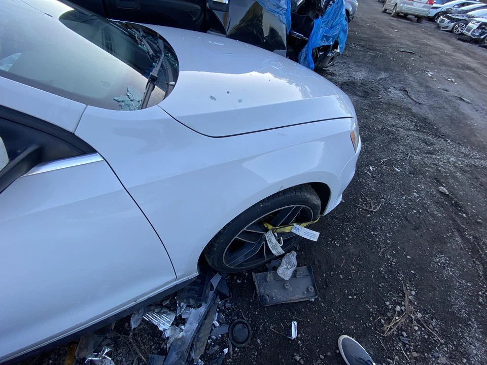 Guardabarros derecho 12 13 14 15 16 17 18 VOLKSWAGEN JETTA GLI Foto 2 de 3