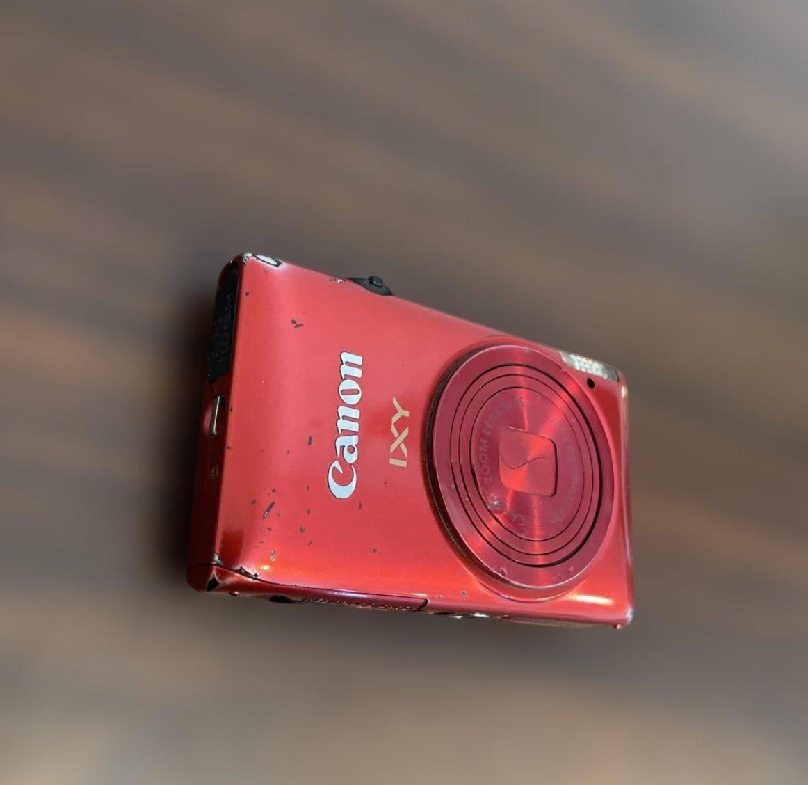 Canon IXY 410F/PowerShot ELPH 300 HS/IXUS 220 HS Red w/Battery