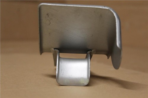 4D0253093 Exhaust Bracket Audi A8 1994-2003 New Genuine Part - Picture 4 of 4
