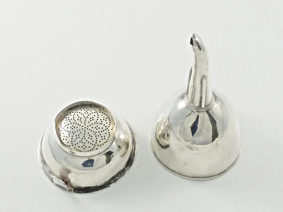 GEORGIAN STERLING SILVER WINE FUNNEL, LONDON 1803 - Image 3 of 4