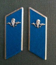 Kragenspiegel mit Auflagen