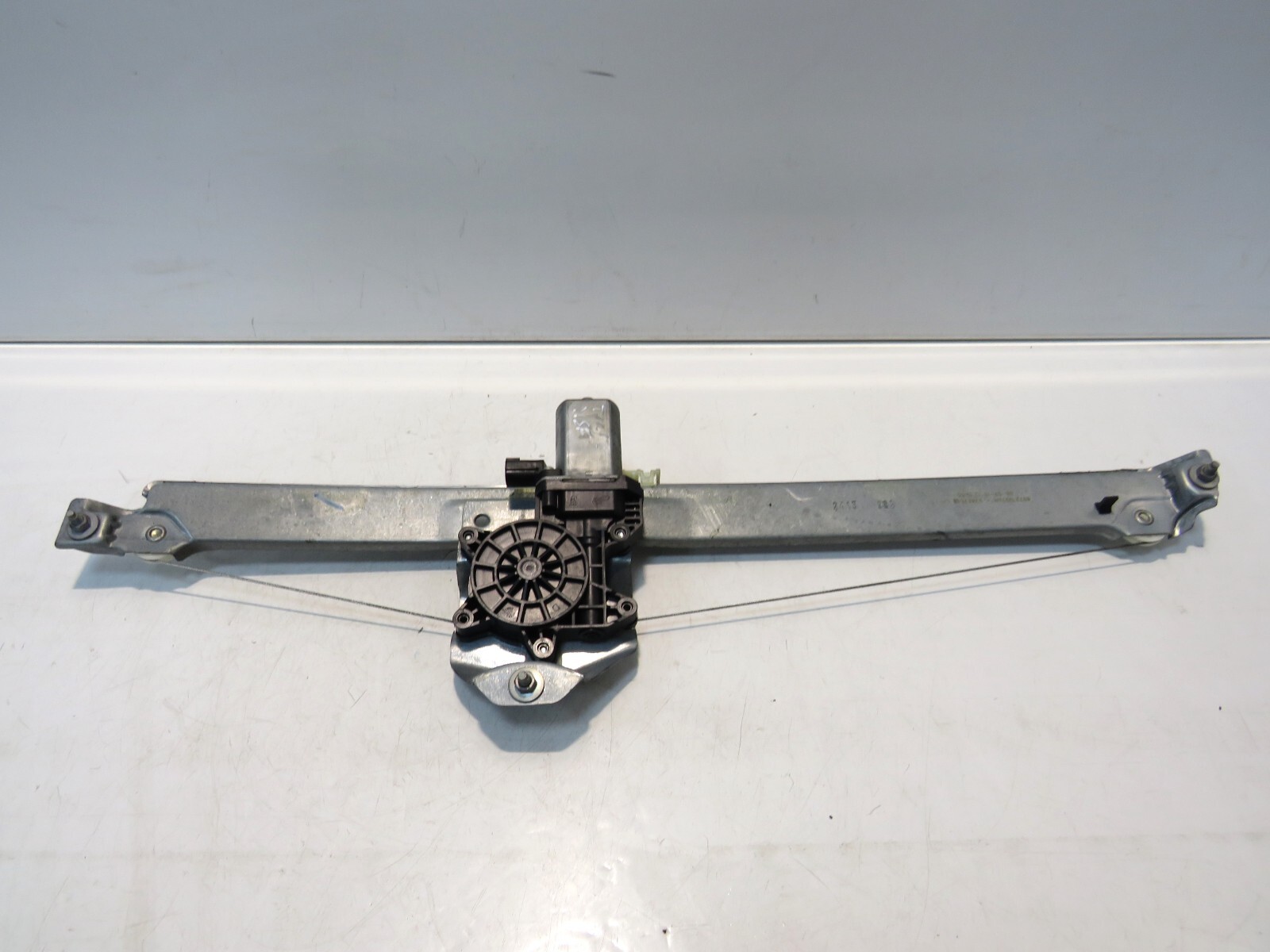 RENAULT TRAFIC VAN 2014-18 NEARSIDE LEFT FRONT WINDOW MOTOR & REGULATOR    R8332