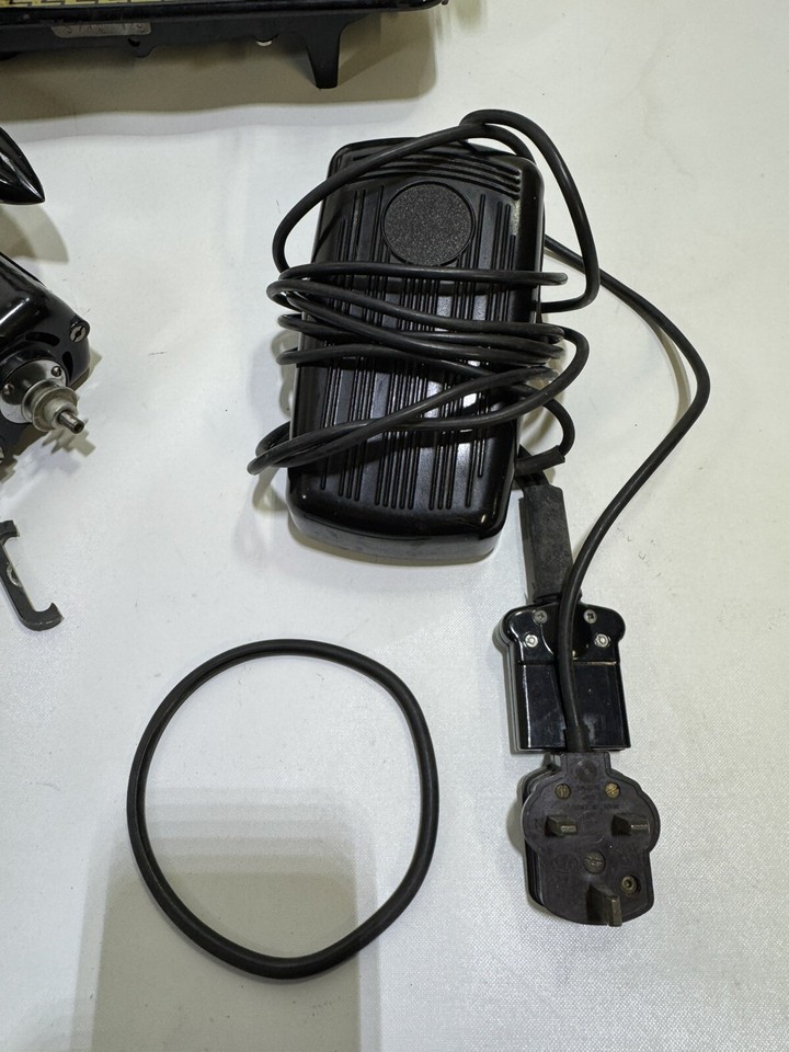 Pfaff 30 Heavy Duty Semi Industrial Leather Upholstery Sewing Machine