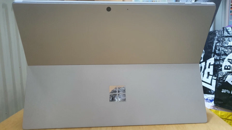 Microsoft Surface Pro 4 Intel i5 8GB RAM 256GB SSD Smashed & Cracked screen - Image 3 of 4