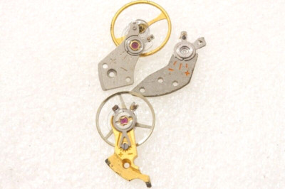 Mixed balance wheels parts , BROKEN , for parts or repairs    -19418