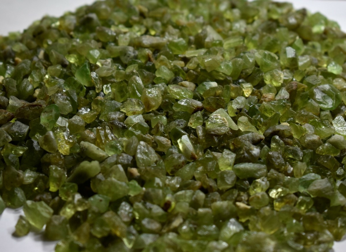 2000ct Rare Green Peridot Rough Strand Peridot Wholesale