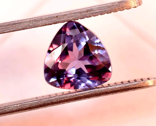 Alexandrite Naturelle 20 Carats - Taille Trillion - Couleur Changeante - Inde