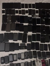 LOT OF APPLE ANDROID AND OTHER VINTAGE PHONES FOR PARTS OR AS-IS BROKEN