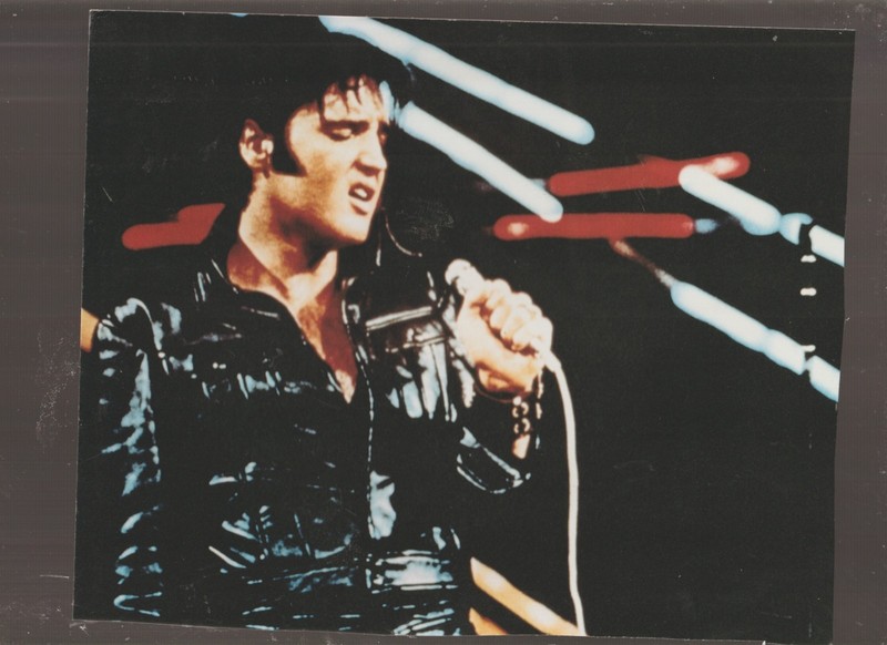 8X10-COLOR PHOTO OF-SCENE- ELVIS PRESLEY -PERFORMING