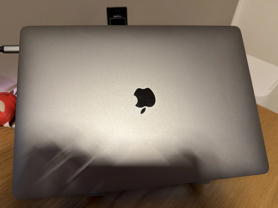 Apple MacBook Pro 15" 2019 · i9 · 16GB · 1TB, foto 2 di 5
