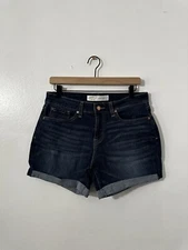 Signature Gold By Levi Strauss Mid Rise Shorts Size 10