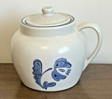 PFALTZGRAFF YORKTOWNE STONEWARE BEAN POT WITH HANDLE  LID 70 GRAY BLUE FLORAL