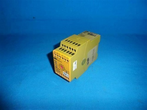 Pilz PNOZ XV2 300/24VDC 2S 2Sz Safety Relay - 第 1/5 張圖片