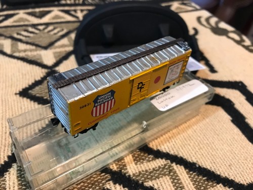 Kadee Micro-Trains 20000 1972 Custom Painted Union Pacific 40’ Box - Beautiful! - Picture 3 of 7