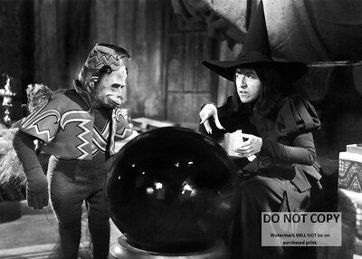 5X7 PUBLICITY PHOTO - MARGARET HAMILTON IN ''THE WIZARD OF OZ'' (EP-654)