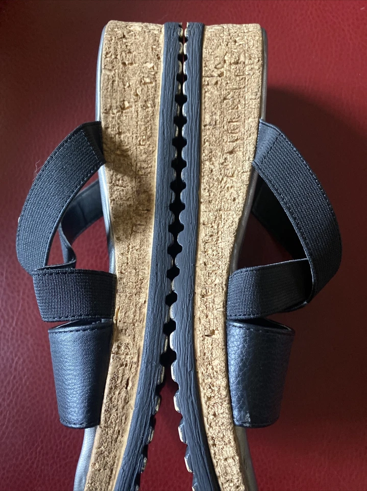 Athena Alexander de Calisto Woman’s. Sandalias de cuña de corcho talla 6 con correas negras Foto 3 de 4