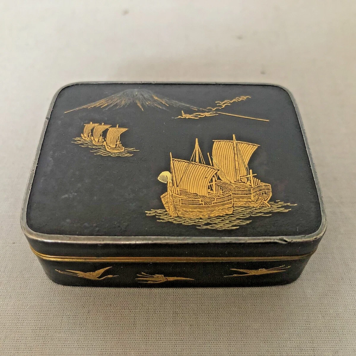 Iron 日本古董盒子| eBay