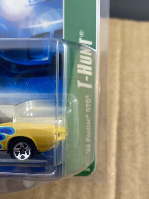 Hot Wheels T-Hunt, '69 Pontiac GTO W/Case 1/64, COMB SHIP $1 PER