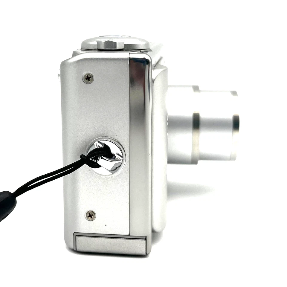 FUJIFILM FinePix F11Compact Digital Camera From Japan - Image 3 of 4