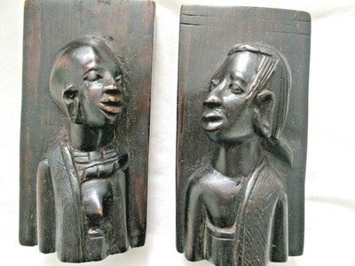  Afrikanische Köpfe Buchstützen. Dunkle Eiche geschnitzt Holzoptik Harz. Vintage.