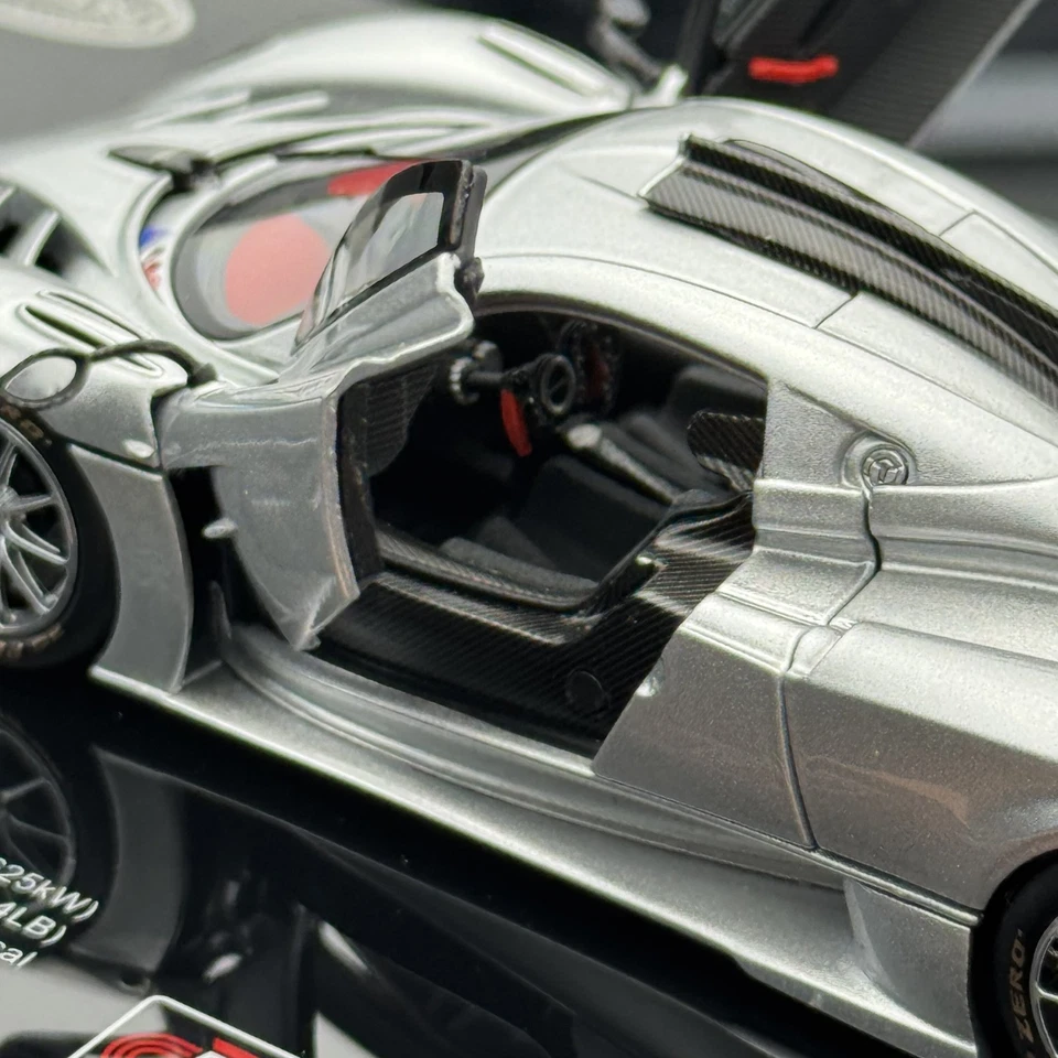LCD 1:43 Pagani Huyara R Silver  - Immagine 4 di 4
