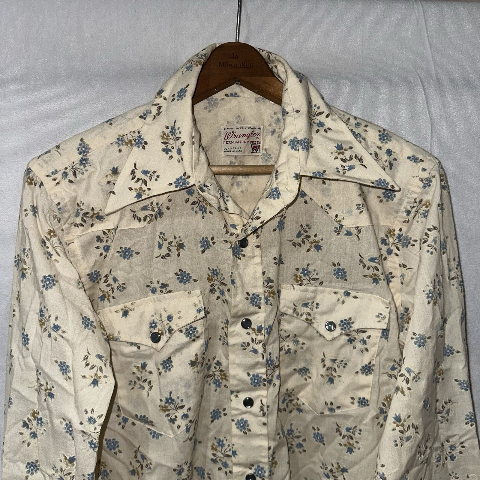Vintage 70s Wrangler Pearl Snap Floral Shirt Western USA Long Tails Sz 15.5x35