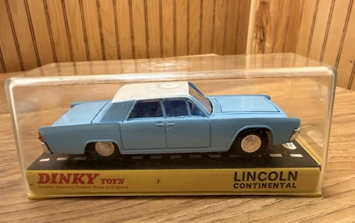 Vintage Lincoln Continental Car Dinky Toys no. 170 in original plastic case