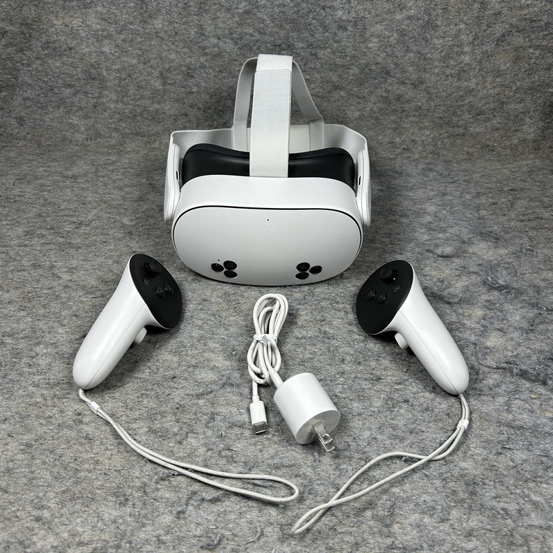 Meta Quest 3S 128GB VR Headset W/ Controllers TESTED