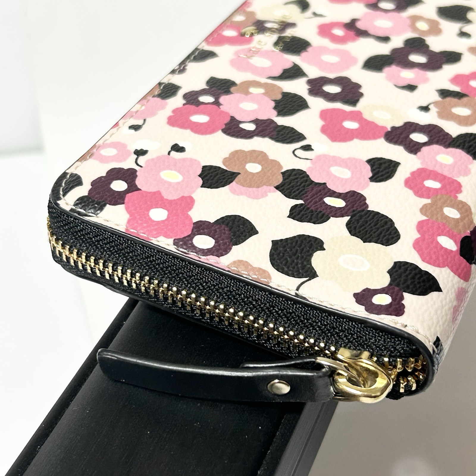 kate spade Canvas Floral Round Zipper Long Wallet with Coin Pocket D0242020Z2 thumbnail 4