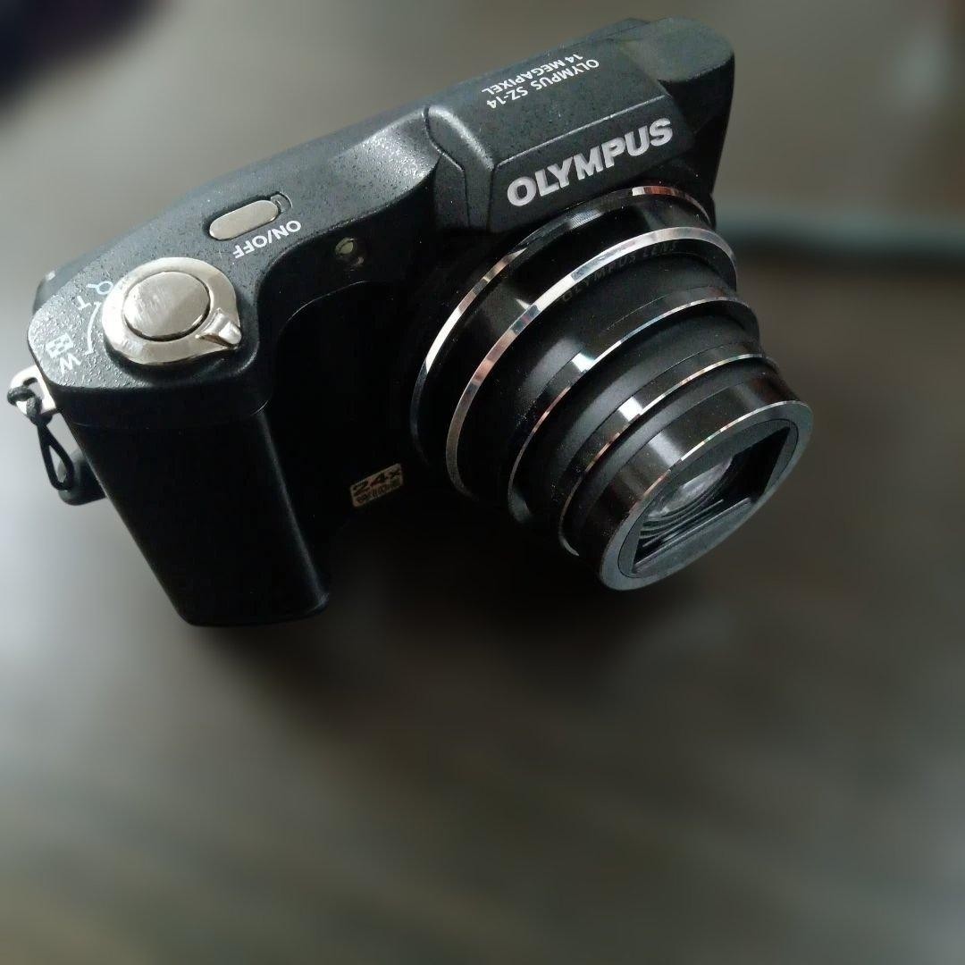 OLYMPUS SZ-14 Compact Digital Camera 14 Megapixel 24x Optical Zoom