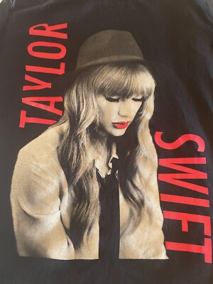 Taylor Swift Red Taylor's Version Long Sleeve T-Shirt Medium